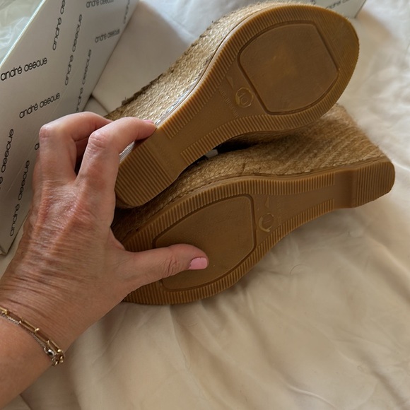 ANDRE’ ASSOUS Brand New Reese Wedges Espradrilles Taupe Suede - Picture 3 of 10